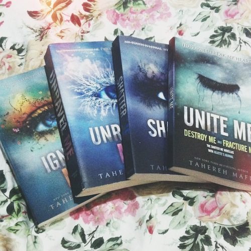 shatter me series